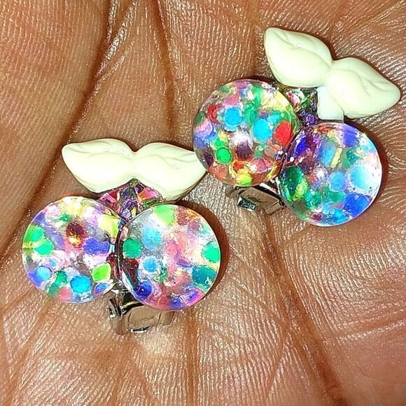 Beautiful girls clip-on cherrie bow earrings for kids - Picture 5 of 5